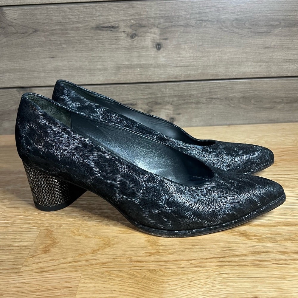stuart weitzman animal print round chain heels